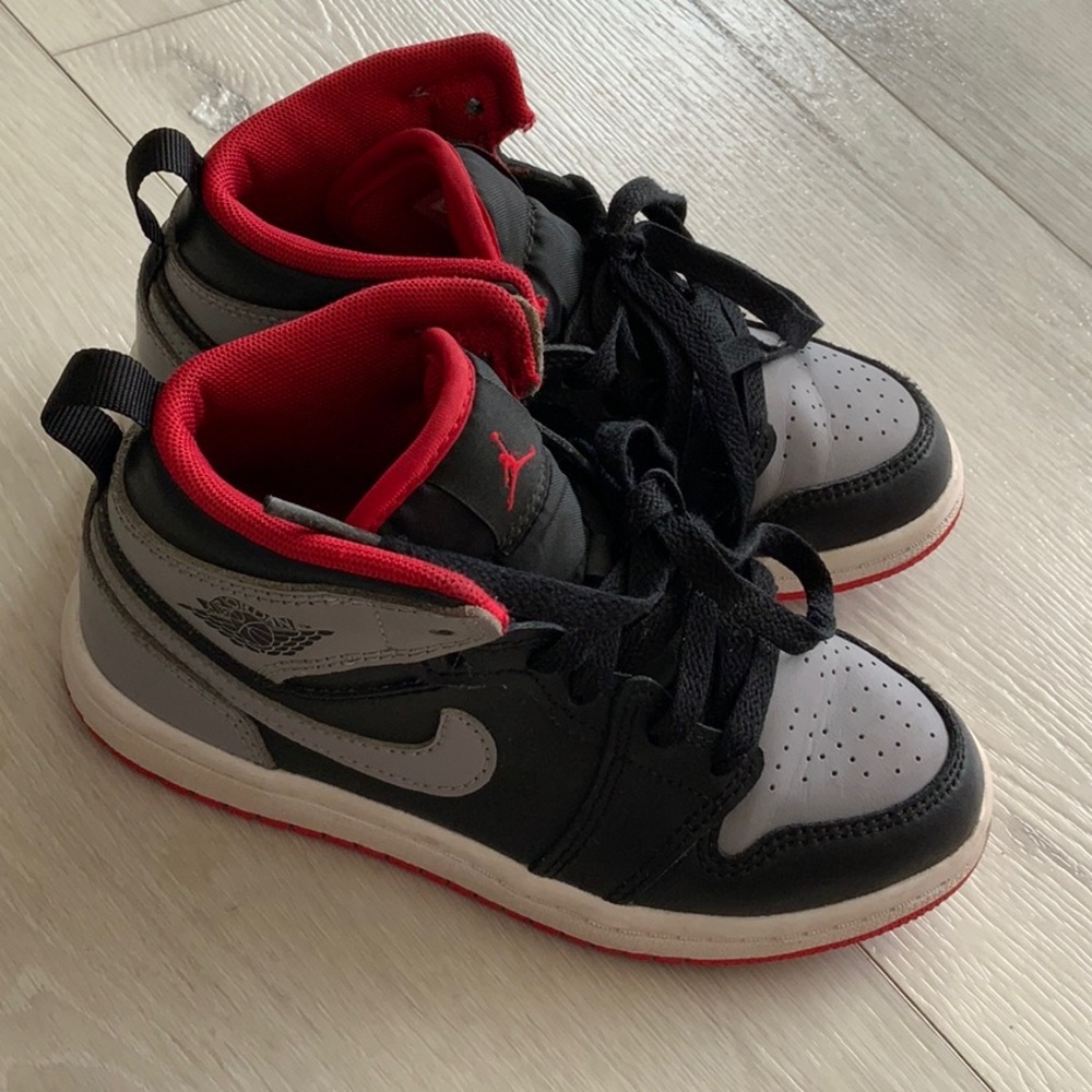 Nike Air Jordan 1 Mid GS Bred Shadow Kids Black Red Grey Sneakers 12 C Dunks